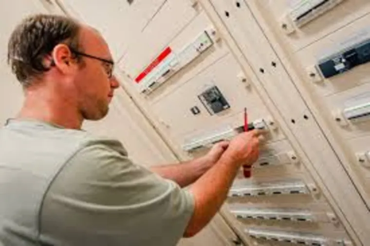 Intallation et remise en conformité installation électrique dans le batiement habitation tertiere et industrielle E.K.T.A.L, électricien à Strasbourg,  intervient pour la remise à niveau des compteurs électriques  défaillants dans les habitations....